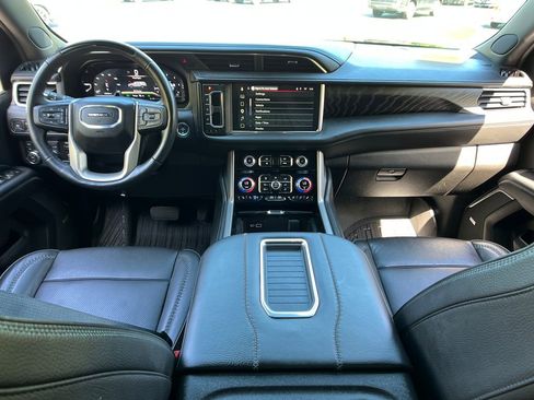 Used 2023 GMC Yukon XL Denali w/ Denali Reserve Package AWD/4WD image 14