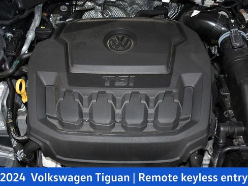 Used 2024 Volkswagen Tiguan SE R-Line image 7
