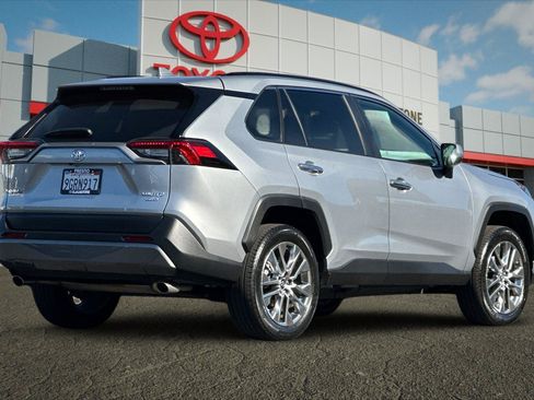 Certified 2019 Toyota RAV4 Limited AWD/4WD image 3