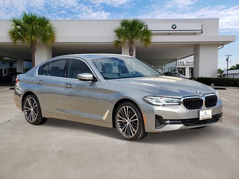 Certified 2023 BMW 530i w/ Convenience Package image 3