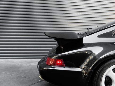 Used 1992 Porsche 911 Turbo RWD image 38