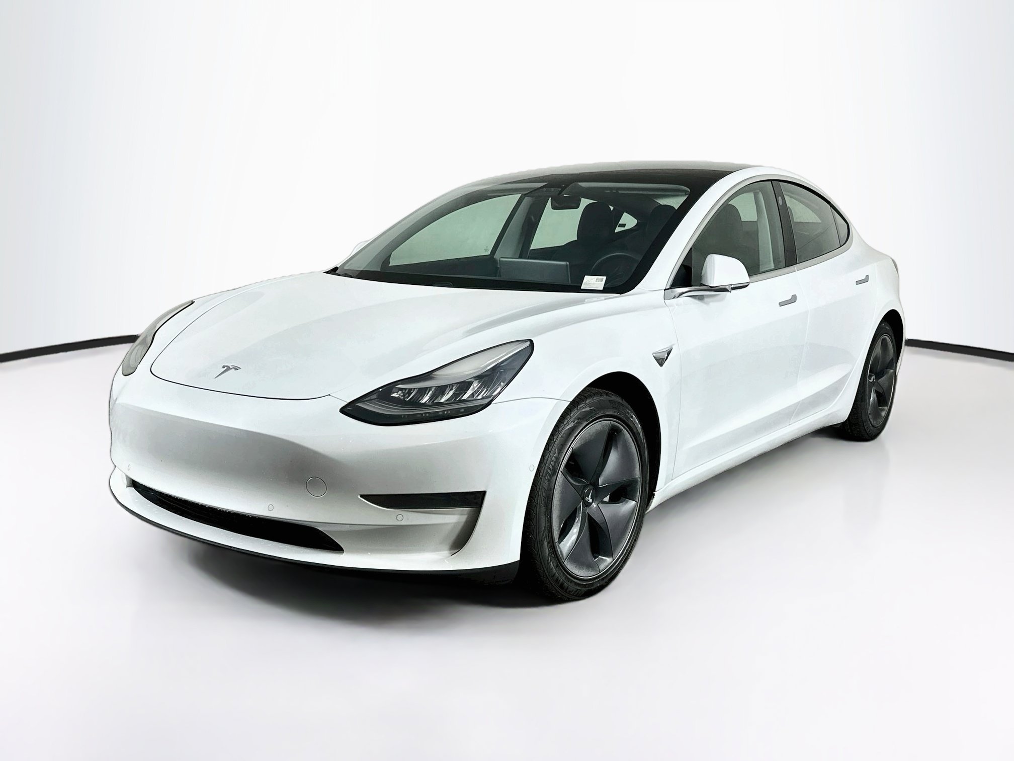Used 2020 Tesla Model 3 Standard Range Plus RWD image 3