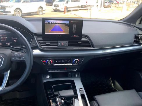 Used 2024 Audi Q5 2.0T Premium w/ Summer of Audi Package image 6