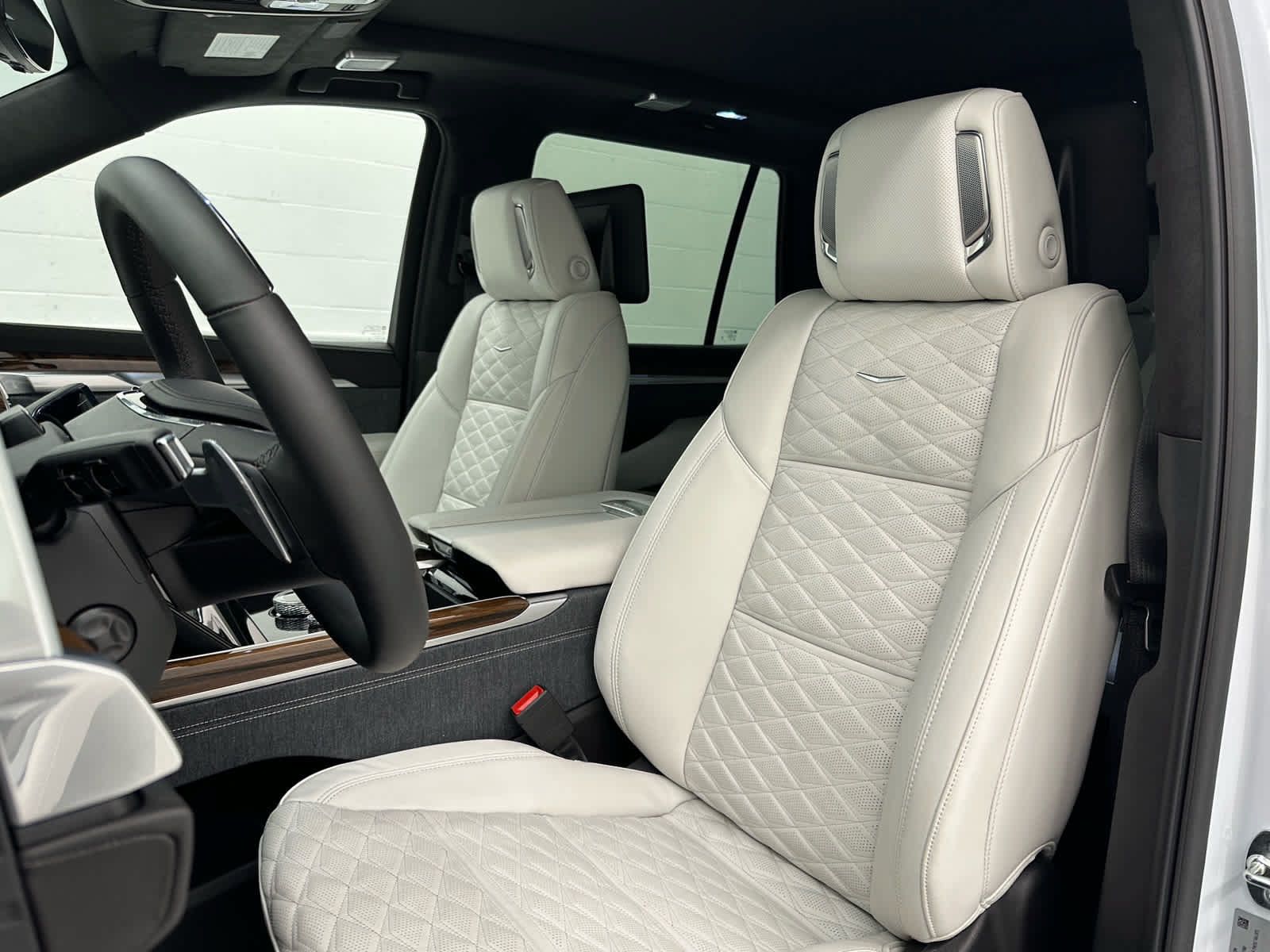 Used 2026 Cadillac Escalade Platinum Sport w/ LPO, ONYX Package AWD/4WD image 13