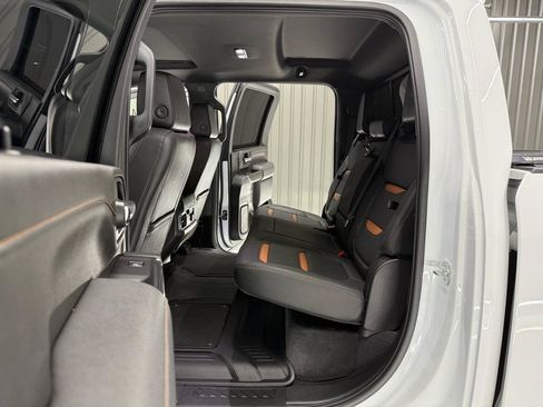 Used 2022 GMC Sierra 2500 AT4 w/ AT4 Premium Plus Package AWD/4WD image 22