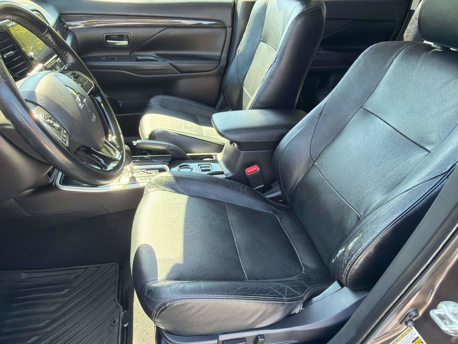 Used 2017 Mitsubishi Outlander SEL FWD image 32