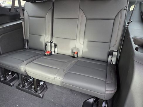 New 2026 Chevrolet Suburban High Country image 7
