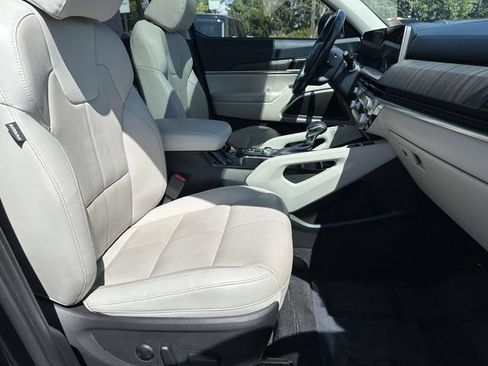 Used 2023 Kia Telluride EX w/ EX Captain's Chair Package AWD/4WD image 9