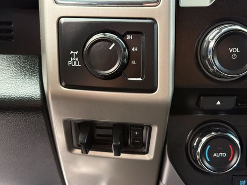Used 2018 Ford F250 Lariat w/ Lariat Value Package AWD/4WD image 26