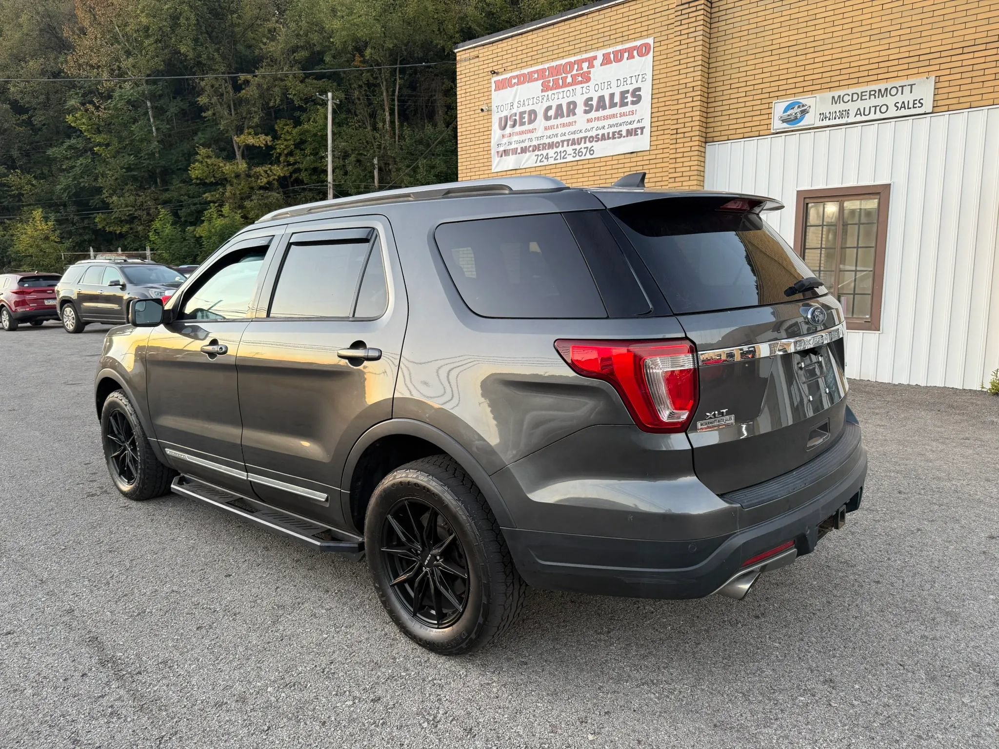 Used 2018 Ford Explorer XLT AWD/4WD image 7