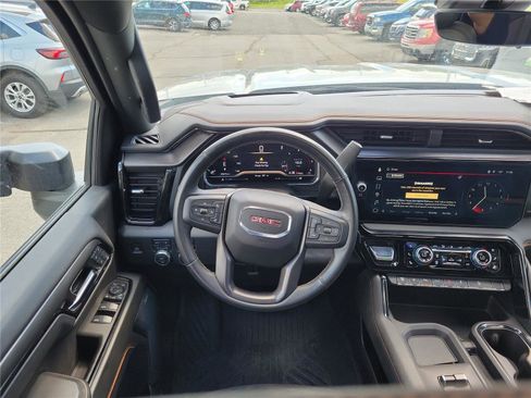 Used 2025 GMC Sierra 2500 AT4 w/ AT4 Premium Plus Package AWD/4WD image 10