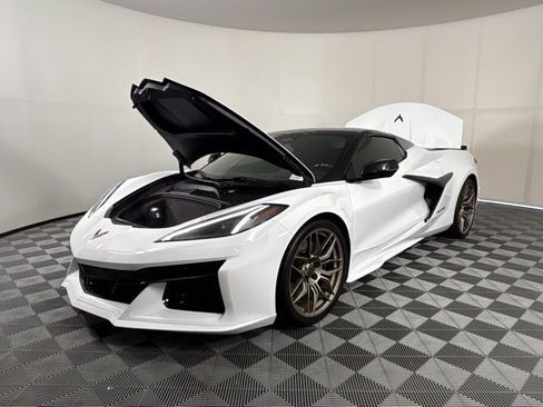 Used 2024 Chevrolet Corvette Stingray Premium Cpe w/ Z51 Performance Package RWD image 36