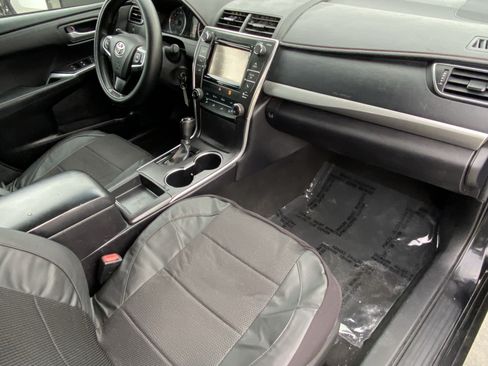Used 2016 Toyota Camry SE FWD image 9