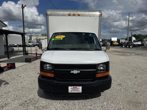 Used 2007 Chevrolet Express 3500 RWD image 2