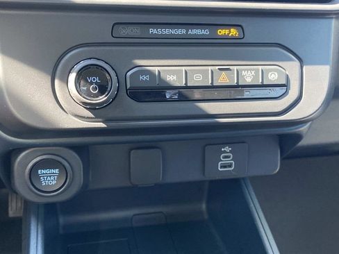 Certified 2025 Ford Maverick Lobo AWD/4WD image 24