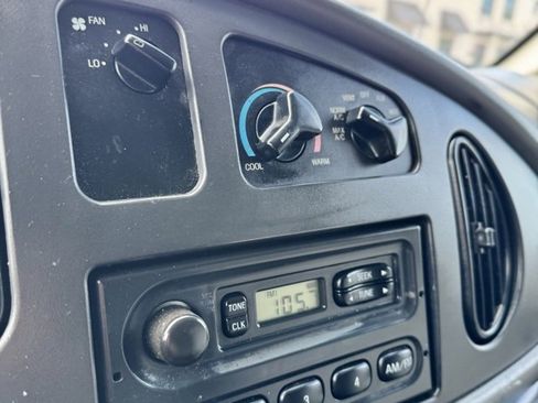 Used 2008 Ford E-350 and Econoline 350 Extended Super Duty image 30