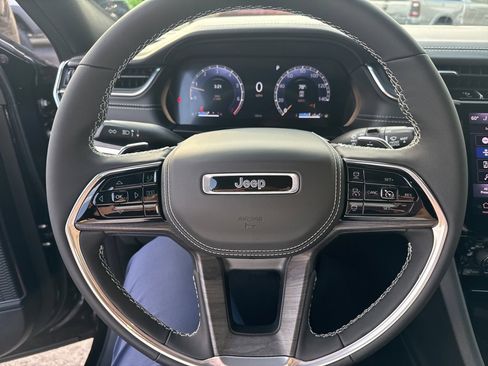 New 2025 Jeep Grand Cherokee Overland image 41