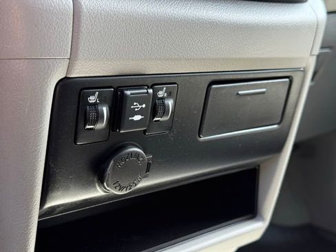 Used 2020 Toyota Sienna XLE w/ XLE Navigation Package FWD image 13