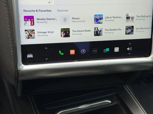 Used 2016 Tesla Model S 85D image 21