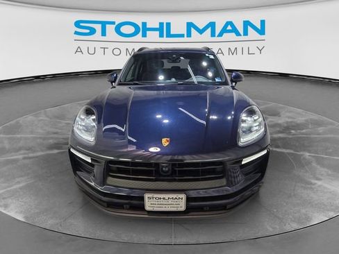 Used 2023 Porsche Macan AWD/4WD image 2
