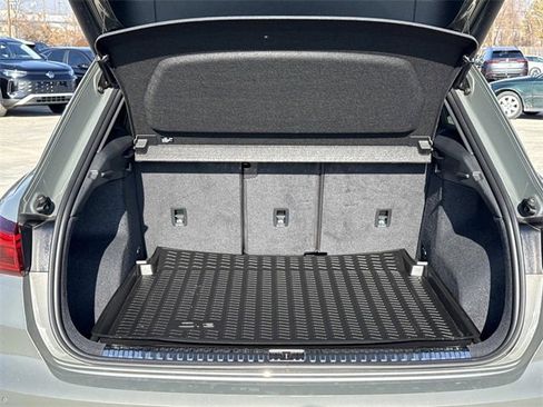 Certified 2025 Audi Q3 2.0T Premium w/ Convenience Package image 30