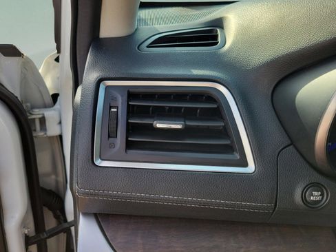 Used 2019 Subaru Outback 2.5i Limited w/ Popular Package #2 image 25