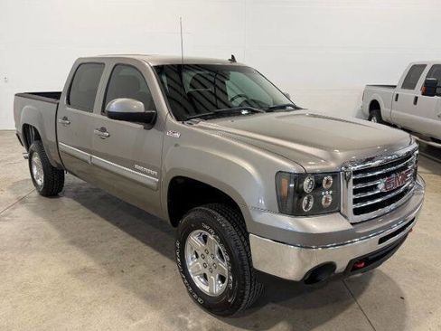 Used 2012 GMC Sierra 1500 SLE w/ All-Terrain Package AWD/4WD image 6