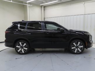 New 2025 Mitsubishi Outlander SE video 2