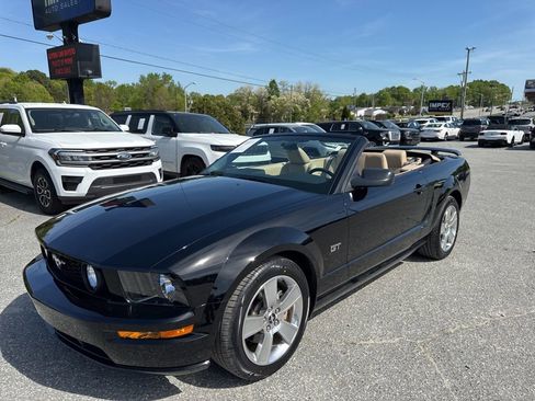 Used 2006 Ford Mustang GT image 9