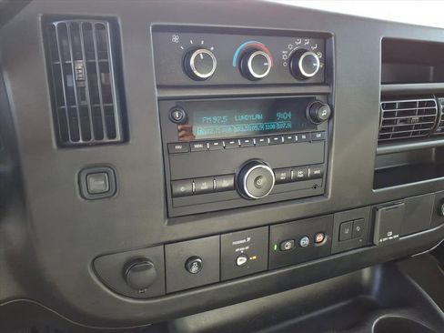 Used 2020 Chevrolet Express 3500 image 7