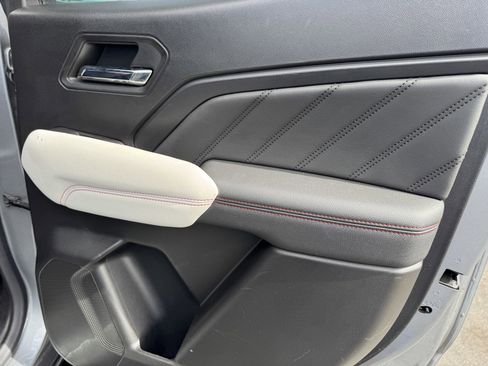 Used 2023 GMC Canyon AT4X image 12