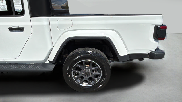 Used 2020 Jeep Gladiator Overland w/ Safety Group AWD/4WD image 38