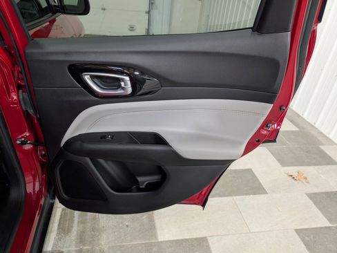 Used 2023 Jeep Compass Limited image 25