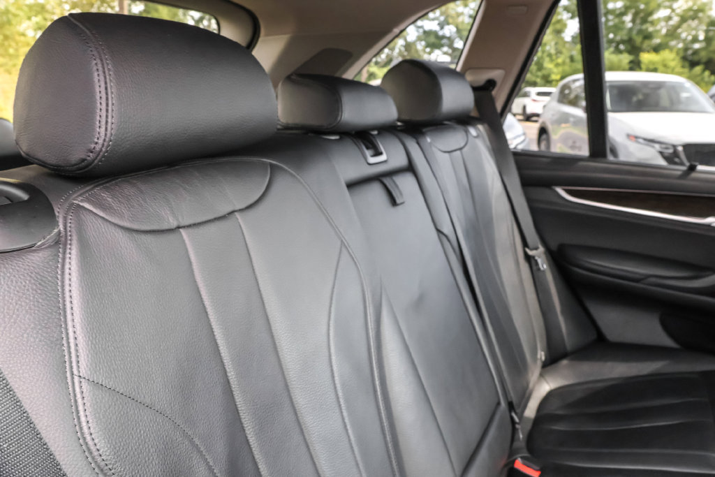Used 2015 BMW X5 xDrive50i AWD/4WD image 36