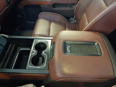 Used 2019 Chevrolet Silverado 2500 High Country AWD/4WD image 30