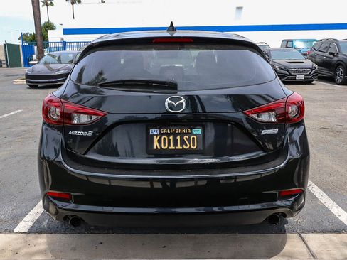 Used 2017 MAZDA MAZDA3 Grand Touring w/ Premium Equipment Package FWD image 11