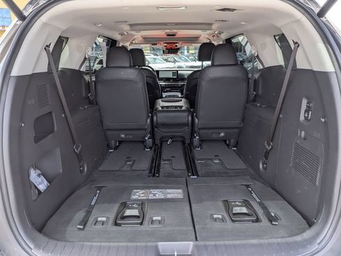 Certified 2026 Kia Carnival SX Prestige FWD image 12