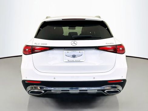 Used 2025 Mercedes-Benz GLC 300 4MATIC image 6
