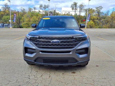 Used 2022 Ford Explorer XLT image 3