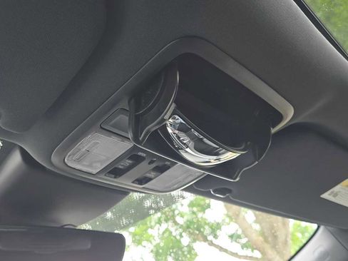 Used 2025 Honda Odyssey Sport-L image 37