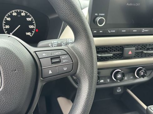 Used 2025 Honda HR-V LX image 18