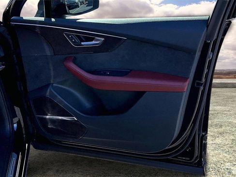 Used 2021 Audi SQ7 Prestige w/ Prestige Package image 28