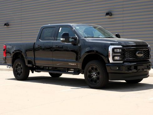 New 2026 Ford F250 Lariat w/ Black Appearance Package AWD/4WD image 1