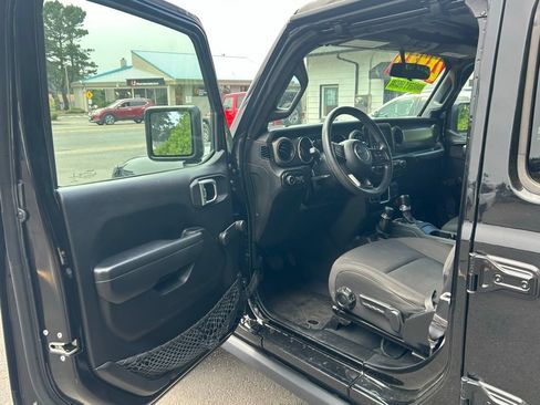 Used 2022 Jeep Wrangler Unlimited Sport AWD/4WD image 13