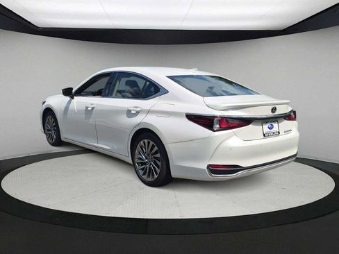 Used 2024 Lexus ES 300h w/ Technology Package FWD image 6