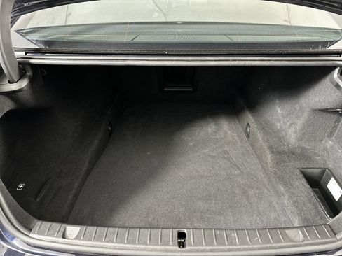 Used 2019 BMW 750i w/ Executive Package image 29