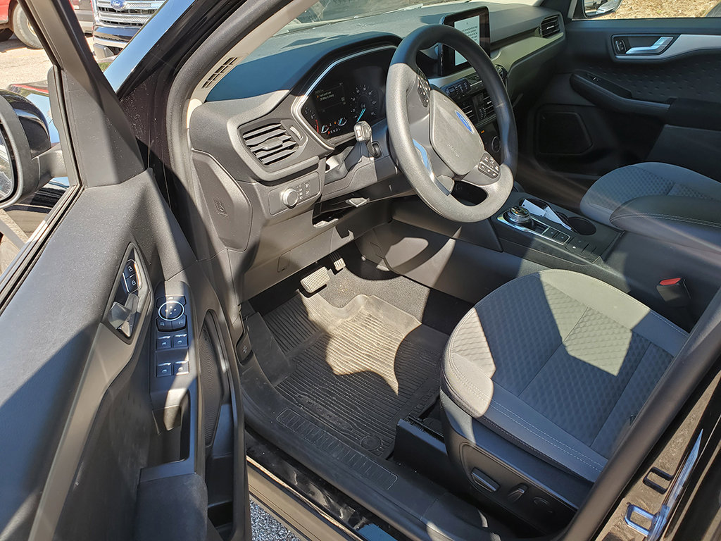 Used 2020 Ford Escape SE FWD image 6
