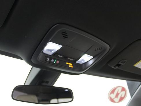 Used 2022 Chevrolet Traverse LS FWD image 29