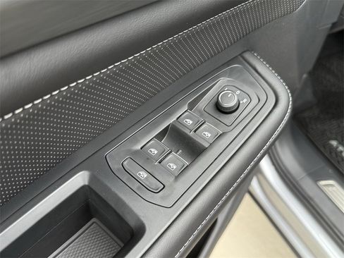 New 2026 Volkswagen Atlas Cross Sport SE image 11