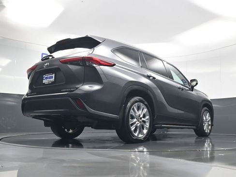 Used 2022 Toyota Highlander Limited image 50